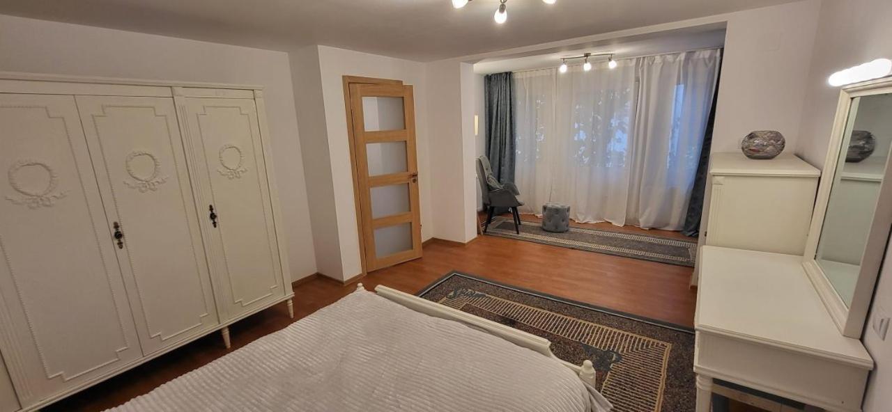 Cotroceni Accommodations Upstairs Bukarest Exteriör bild